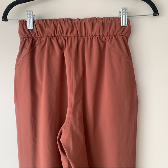 lululemon athletica Stretch High-Rise Crop 23” Pant Luxtreme Nulu Size 2 - Picture 11 of 12